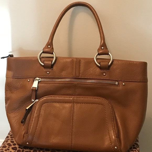 Tignanello Handbags - TIGNANELLO LEATHER HANDBAG
